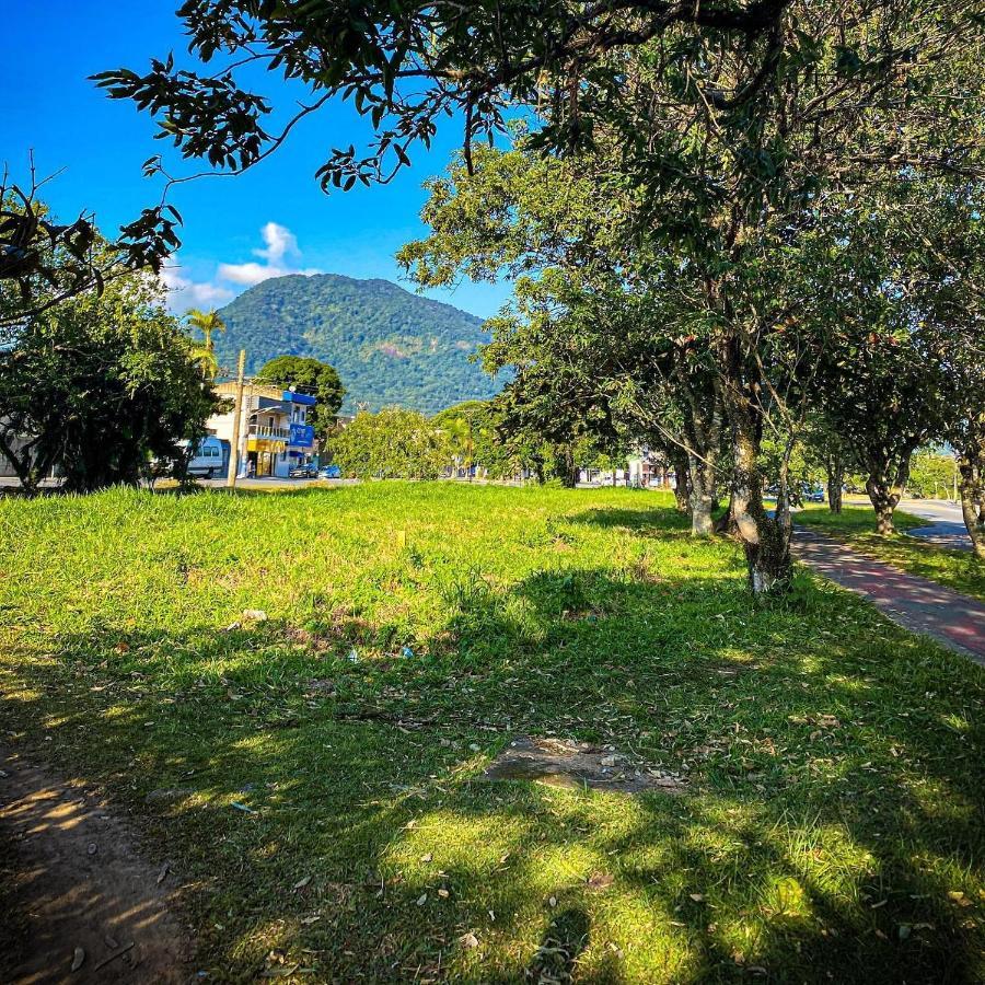 Vila agradável com piscina. Villa Peruíbe Esterno foto