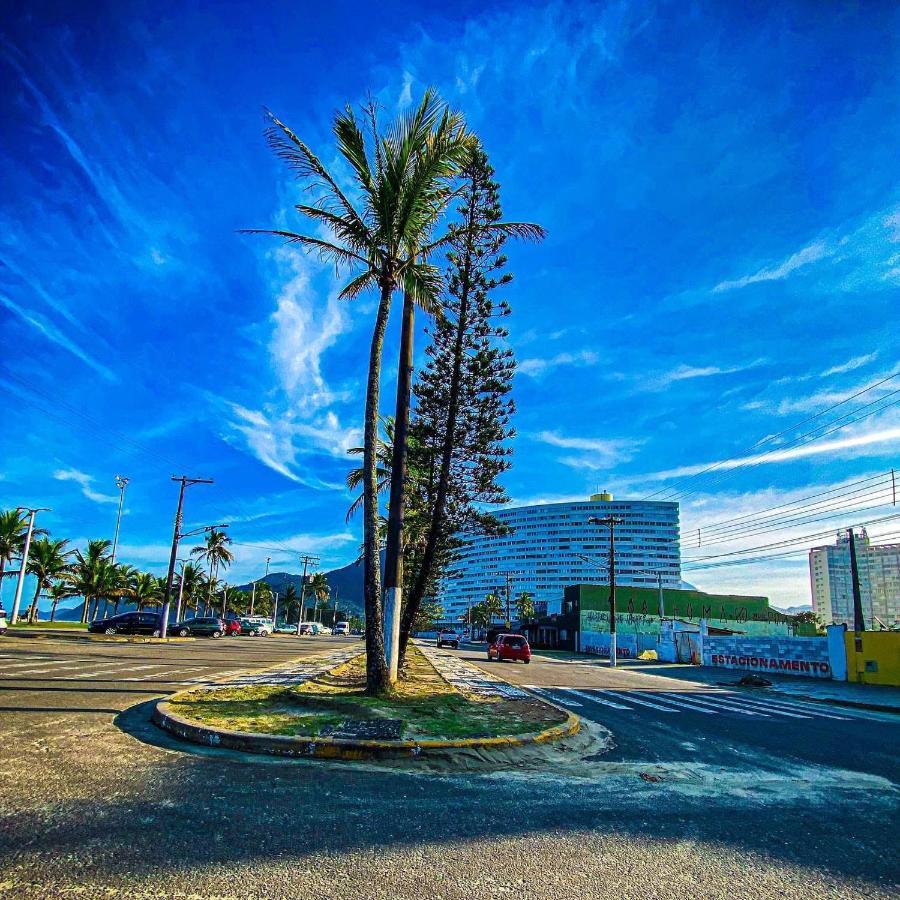 Vila agradável com piscina. Villa Peruíbe Esterno foto